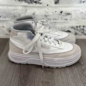 Reebok Women's Club C Geo Mid Sneakers Good Condition Size 7.5